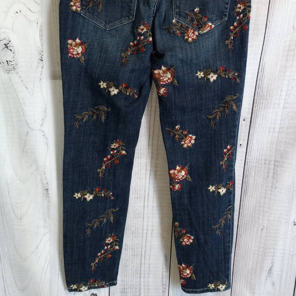 Laurie Felt | Classic Denim All-Over Floral Embroidered Slim Leg Jeans - Picture 6 of 15